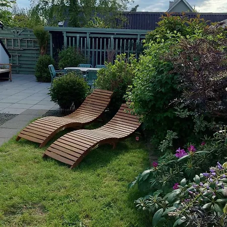 Villa Hyggeligt Fiskerhus Taet Pa Havet Ronne