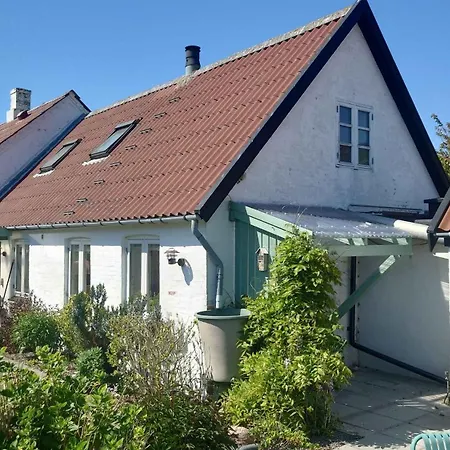 Hyggeligt Fiskerhus Taet Pa Havet * Ronne